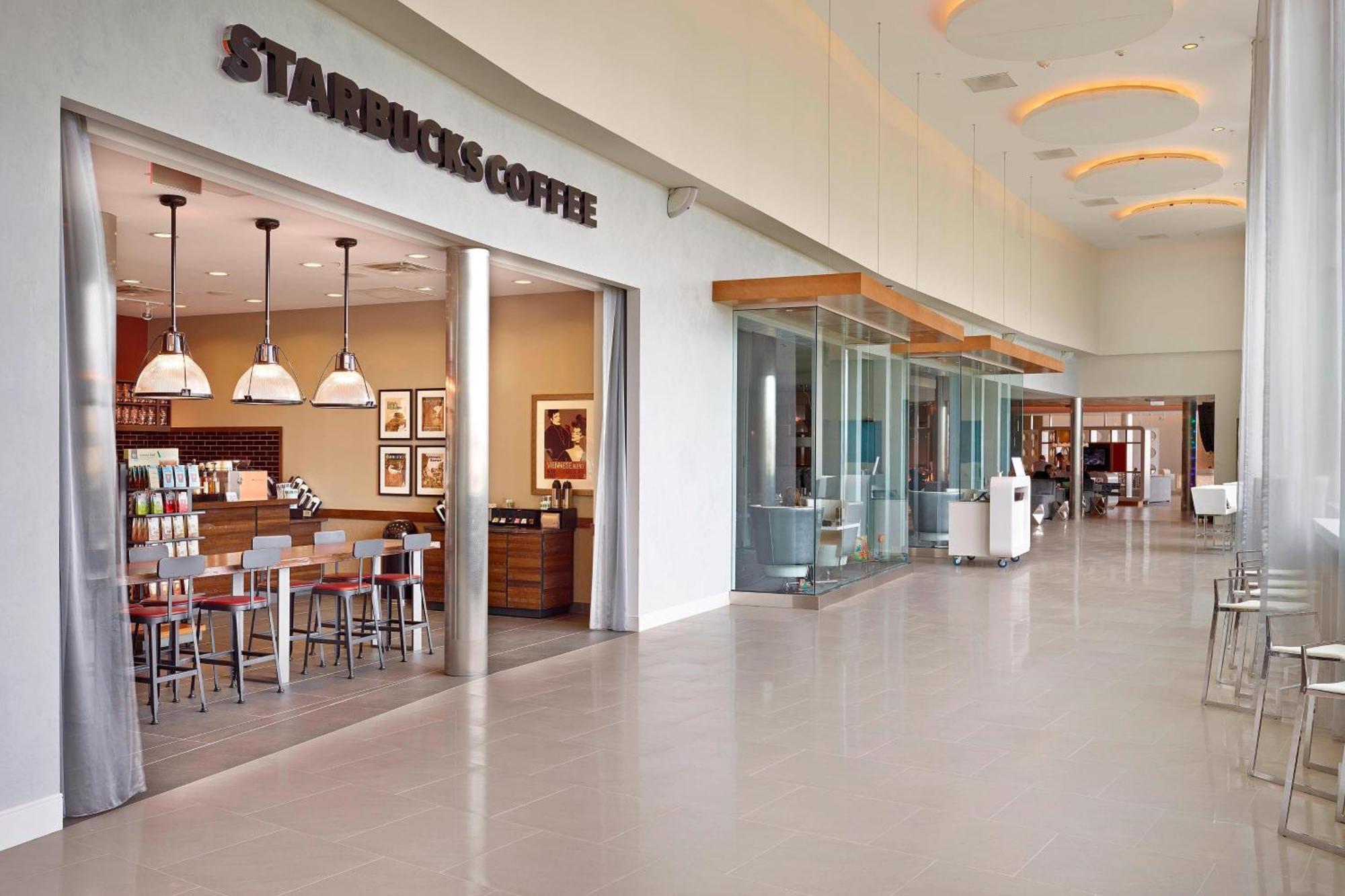Renaissance Edmonton Airport Hotel Nisku Exterior photo