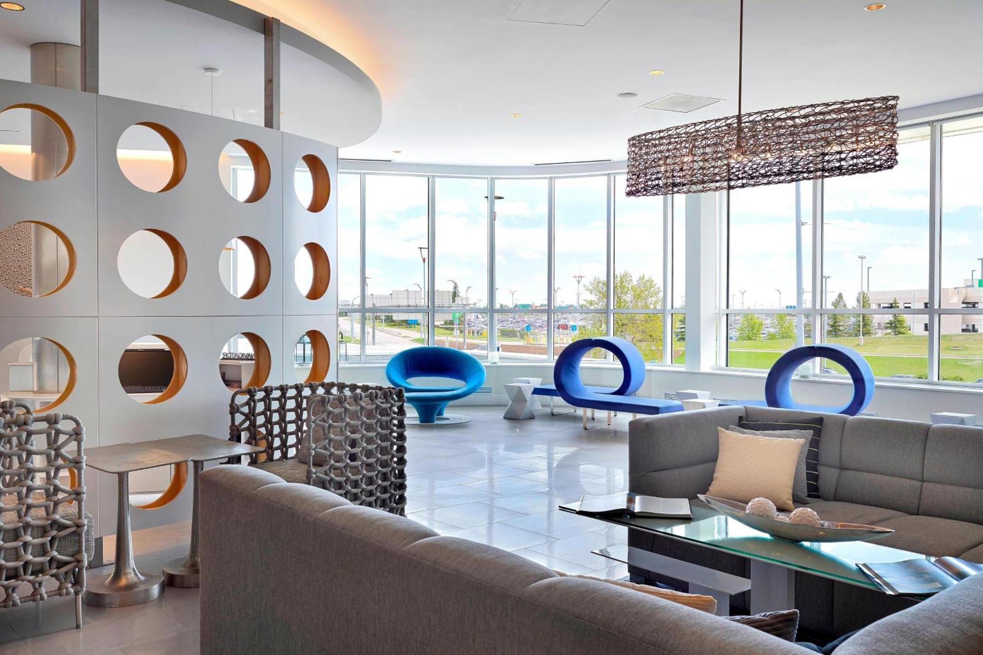 Renaissance Edmonton Airport Hotel Nisku Exterior photo