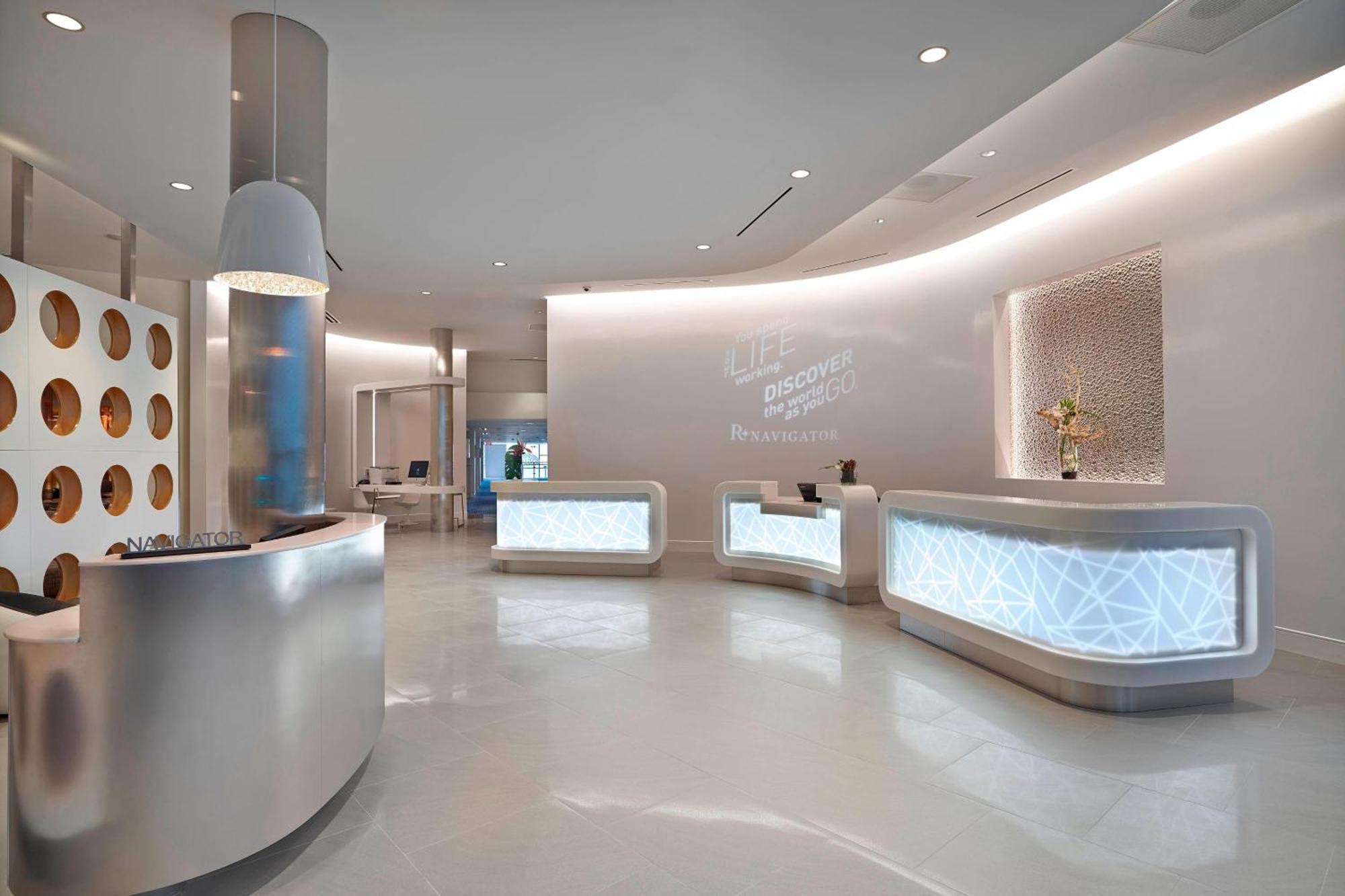 Renaissance Edmonton Airport Hotel Nisku Exterior photo